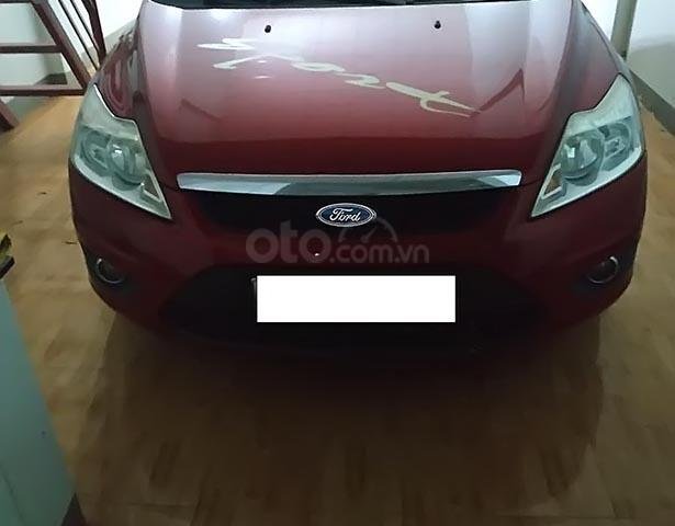 Gia đình bán Ford Focus 1.8 AT sản xuất năm 2011, màu đỏ0