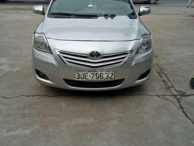 Bán xe Toyota Vios đời 2010, màu bạc, xe gia đình giá cạnh tranh0