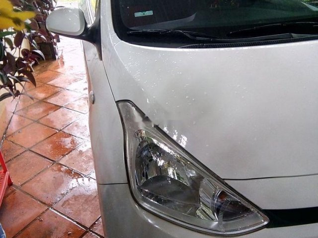 Bán Hyundai Grand i10 2014, màu trắng, xe nhập