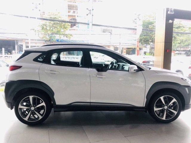 Bán xe Hyundai Kona đời 2019, màu trắng, giá chỉ 750 triệu0