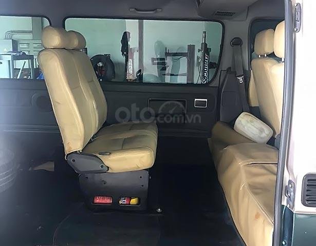 Bán Toyota Hiace năm 2000, màu bạc, 150tr0