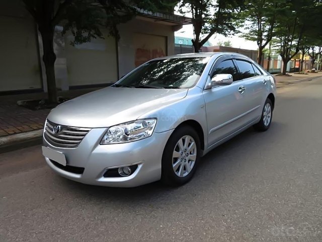 Cần bán Toyota Camry 2.4G năm sản xuất 2007, màu bạc, số tự động0