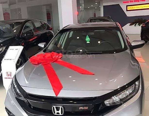 Cần bán xe Honda Civic RS 1.5 AT đời 2019, màu bạc, xe nhập0