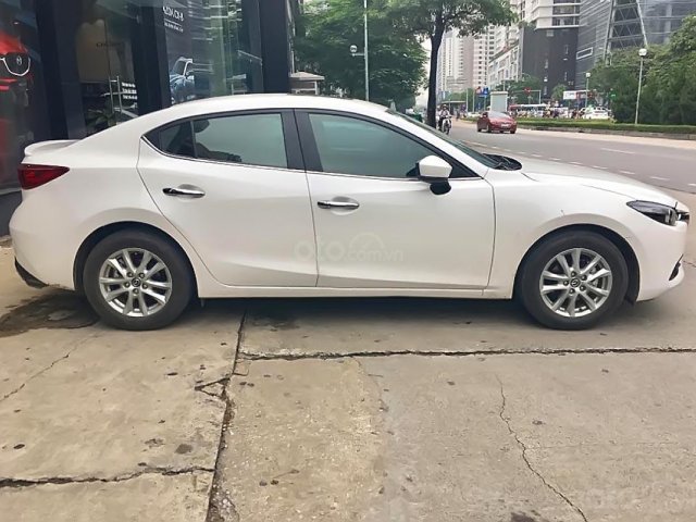 Chính chủ bán xe Mazda 3 1.5 AT năm sản xuất 2019, màu trắng0