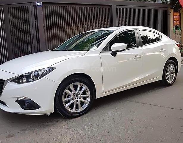 Cần bán gấp Mazda 3 1.5 AT sản xuất năm 2016, màu trắng