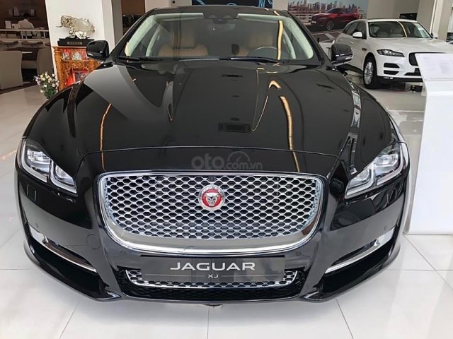 Bán Jaguar XJ L 3.0 Portfolio đời 2019, màu đen, nhập khẩu0