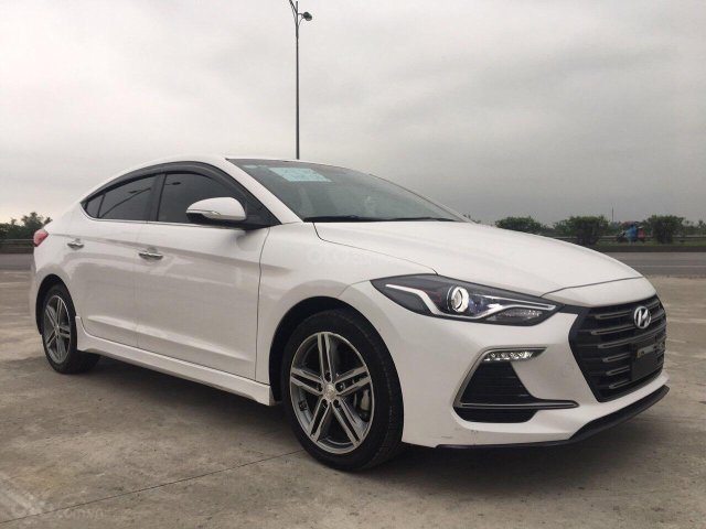 Bán xe Hyundai Elantra Sport 1.6 tubor 2018, màu trắng