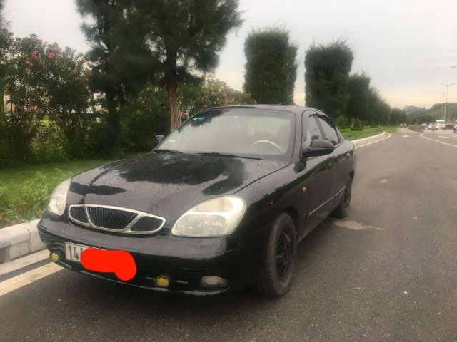 Xe Daewoo Nubira sản xuất năm 2002, màu đen