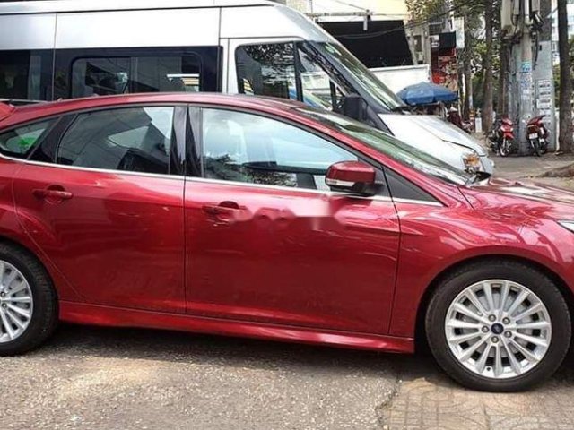 Bán ô tô Ford Focus sản xuất 2019, màu đỏ0