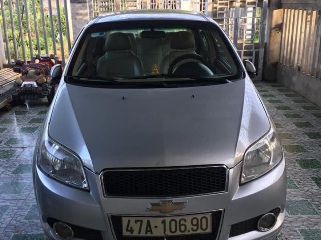 Cần bán lại xe Chevrolet Aveo năm sản xuất 2014, màu bạc, xe gia đình