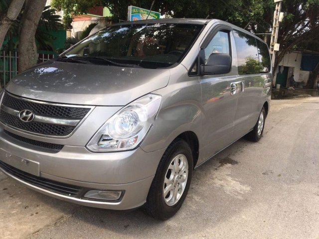 Bán xe Hyundai Starex đời 2015, màu xám, xe nhập, giá 625tr