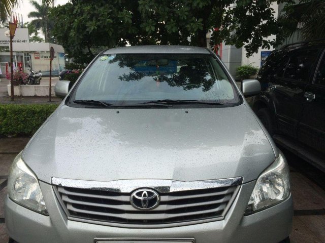 Bán Toyota Innova 2.0E sản xuất 2014, giá 450tr