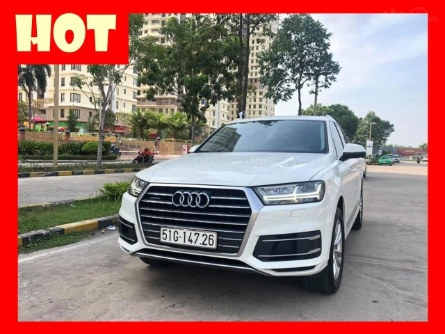 Bán xe Audi Q7 2.0 model 2018 màu trắng nội thất đen giá tốt. Trả trước 900 triệu nhận xe ngay0