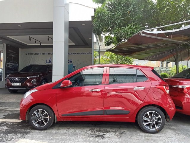 Có ngay Hyundai Grand i10 1.2AT, màu đỏ+ Trả trước 135tr+ Được tặng bảo hiểm 1 năm