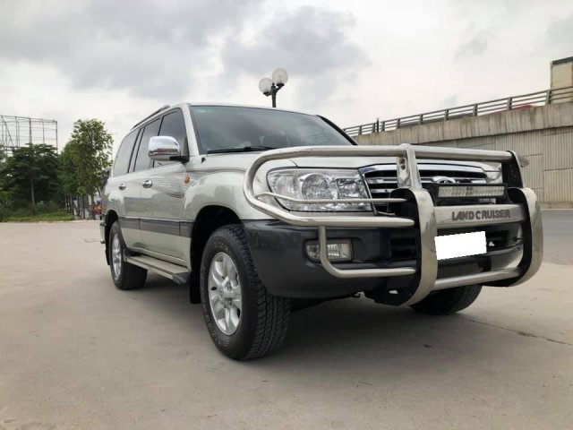 Cần bán Toyota Land Cruiser năm sản xuất 2007, màu bạc0