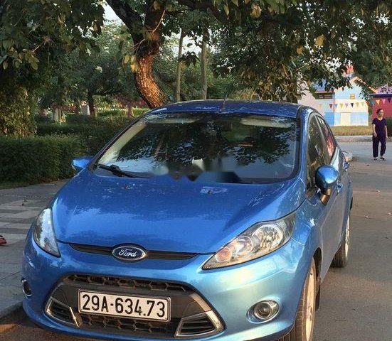 Cần bán Ford Fiesta đời 2012, màu xanh lam, xe gia đình0