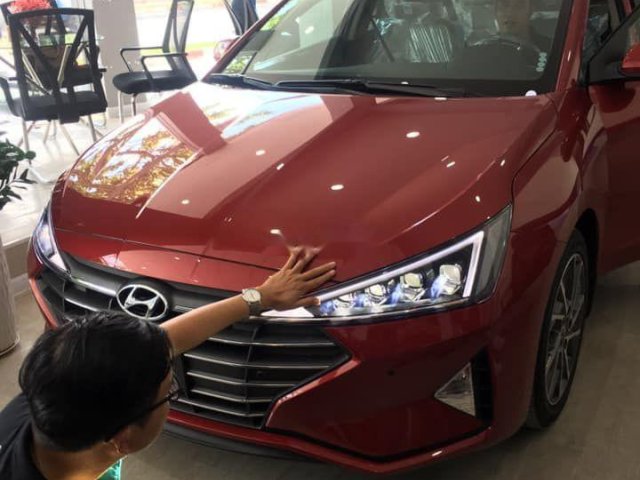 Bán Hyundai Elantra 2019, màu đỏ, giá tốt
