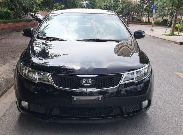 Cần bán gấp xe cũ Kia Forte đời 2011, màu đen