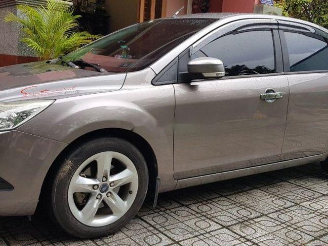 Cần bán gấp Ford Focus sản xuất năm 2012 xe gia đình, giá 355tr0