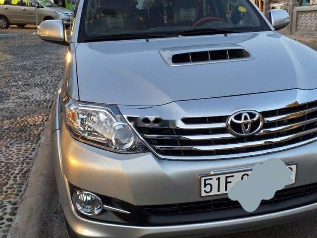 Bán Toyota Fortuner đời 2016, màu bạc, xe nhập, xe gia đình 0