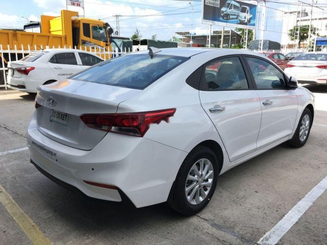 Bán ô tô Hyundai Accent sản xuất năm 2019, màu trắng, xe nhập giá cạnh tranh