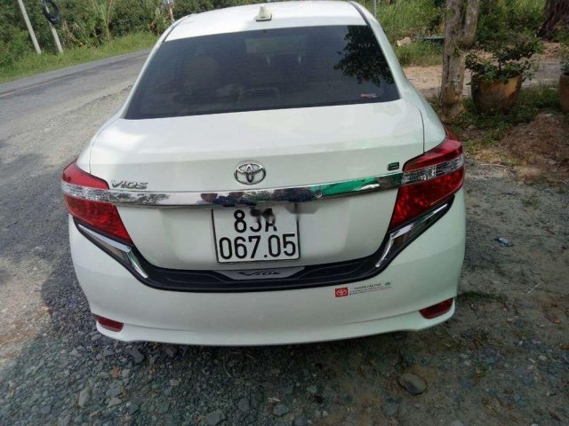 Cần bán lại xe Toyota Vios sản xuất năm 2017, màu trắng, xe nhập xe gia đình, giá chỉ 430 triệu0