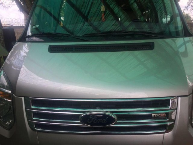 Bán Ford Transit sản xuất năm 2016, màu bạc, xe gia đình