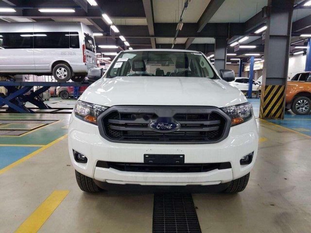 Bán xe Ford Ranger sản xuất năm 2018, màu trắng, xe nhập