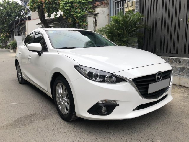 Mình bán Mazda 3 tự động 2018, màu trắng, bản full rất ít đi0