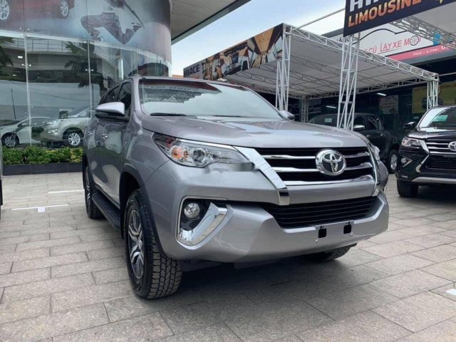 Bán xe Toyota Fortuner năm sản xuất 2019, màu xám0