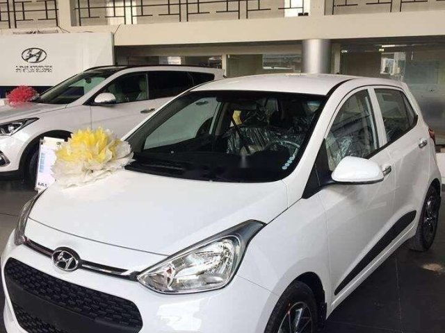 Cần bán xe Hyundai Grand i10 sản xuất năm 2019, màu trắng0