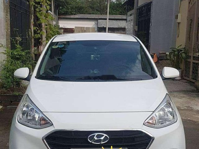 Bán xe Hyundai Grand i10 sản xuất 2017, màu trắng như mới