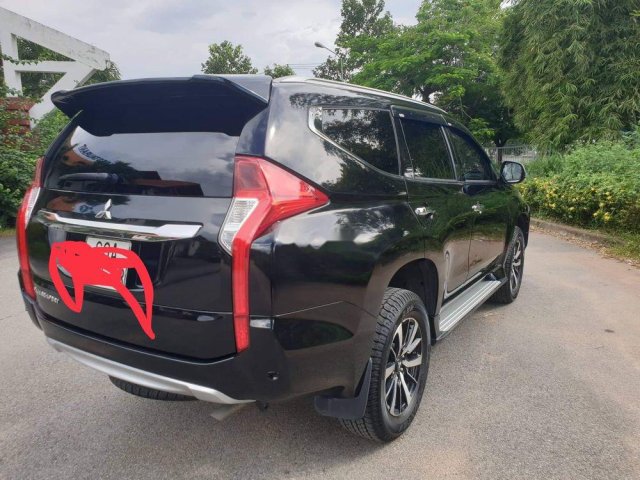 Bán xe Mitsubishi Pajero 2018, màu đen, nhập khẩu  