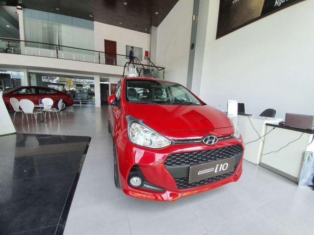 Cần bán Hyundai Grand i10 1.2 AT đời 2019, giao xe nhanh toàn quốc0