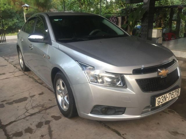 Bán Chevrolet Cruze sản xuất 2010, màu bạc  