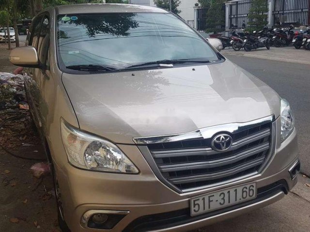 Cần bán Toyota Innova MT đời 2015, xe nhập, 555tr0