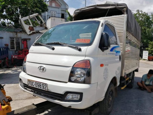 Cần bán Hyundai H 100 đời 2016, màu trắng0