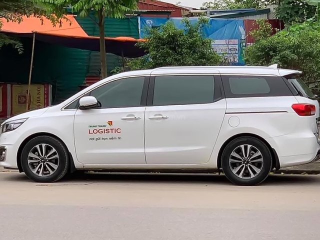 Bán Kia Sedona đời 2016, màu trắng, nhập khẩu