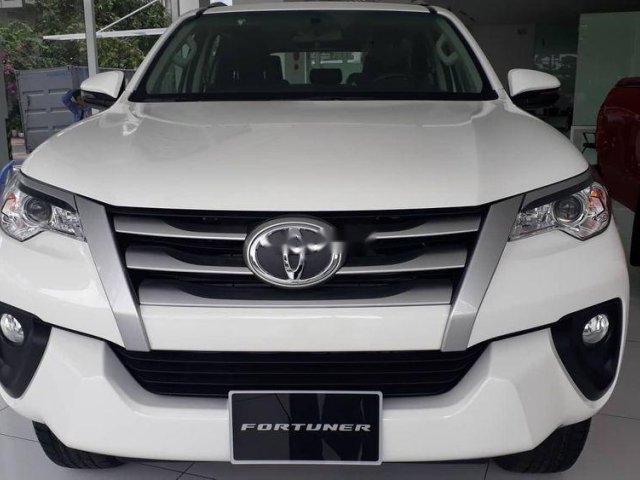 Bán xe Toyota Fortuner sản xuất 2019, màu trắng