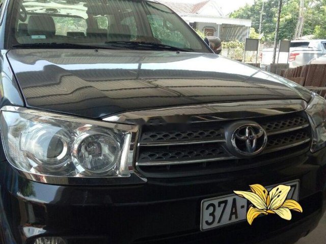 Cần bán lại xe Toyota Fortuner đời 2010, màu đen đẹp như mới