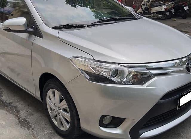 Cần bán Toyota Vios 2017 số tự động, màu bạc0