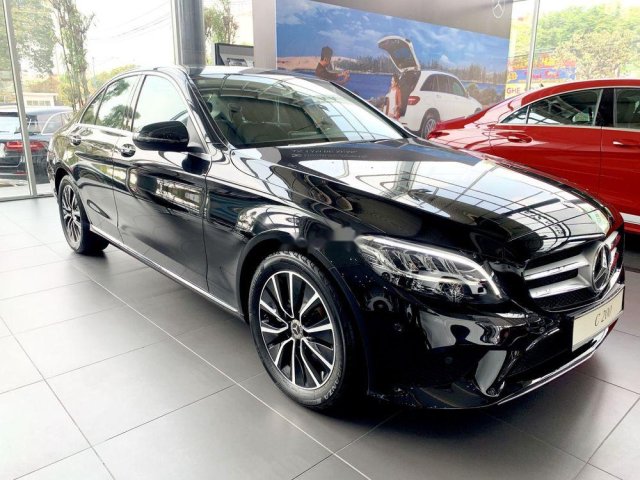 Cần bán xe Mercedes C200 đời 2019 giá tốt