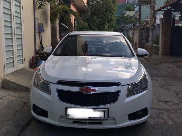 Bán Chevrolet Cruze sản xuất 2015, màu trắng, giá 345tr