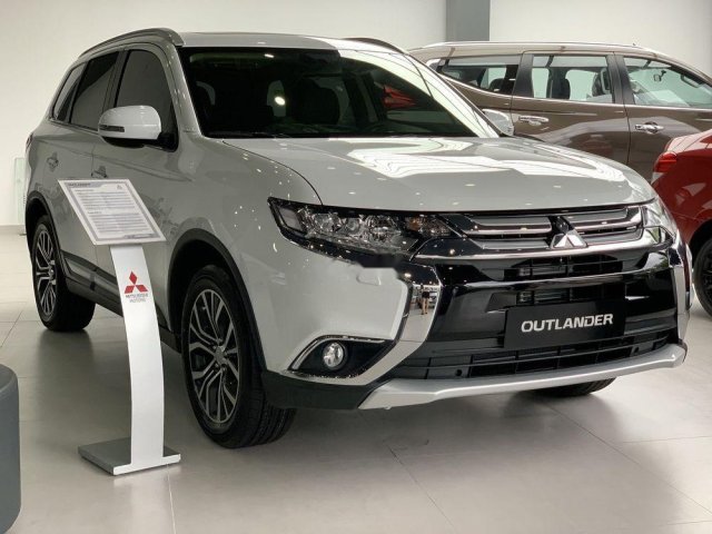 Bán Mitsubishi Outlander năm sản xuất 2019, khuyến mãi lớn