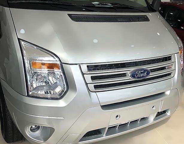 Bán Ford Transit Luxury năm sản xuất 2019, màu bạc, giá tốt0