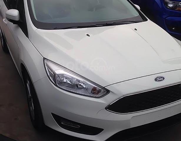 Bán Ford Focus Trend 1.5L sản xuất 2019, màu trắng0