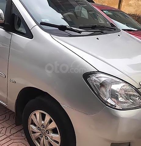 Bán xe Toyota Innova G đời 2011, màu bạc chính chủ, giá chỉ 380 triệu