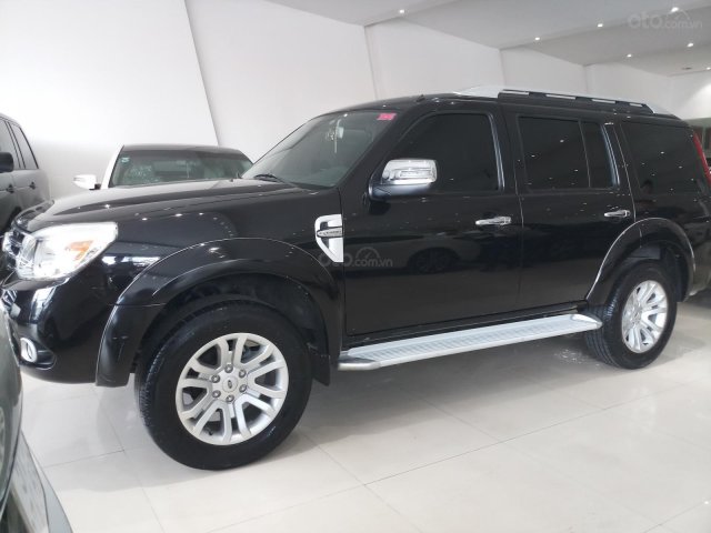 Bán Ford Everest 2.4MT 2WD sản xuất năm 2015, màu đen, xe đẹp