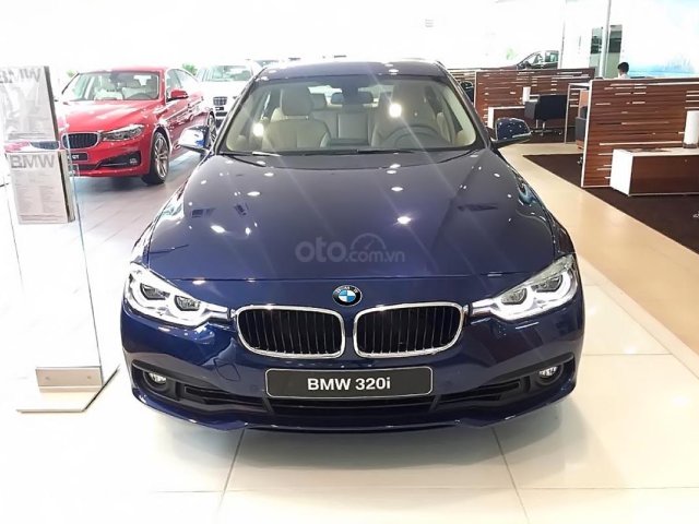 Bán BMW 320i năm 2019, màu xanh lam, xe nhập0