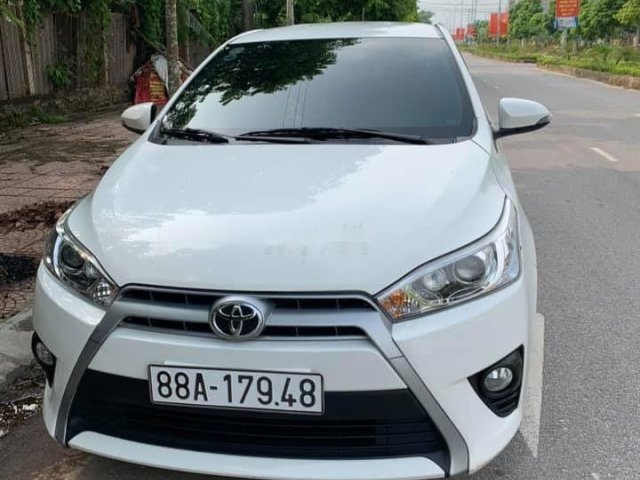 Bán Toyota Yaris năm sản xuất 2017, màu trắng, nhập khẩu nguyên chiếc, số tự động, giá tốt